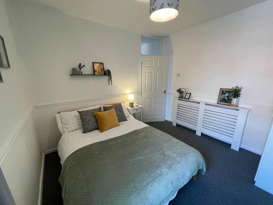 2 Bed Central Cardiff Apartment - Sleeps Five! Esterno foto