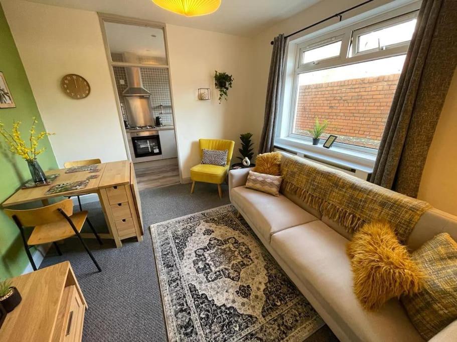 2 Bed Central Cardiff Apartment - Sleeps Five! Esterno foto