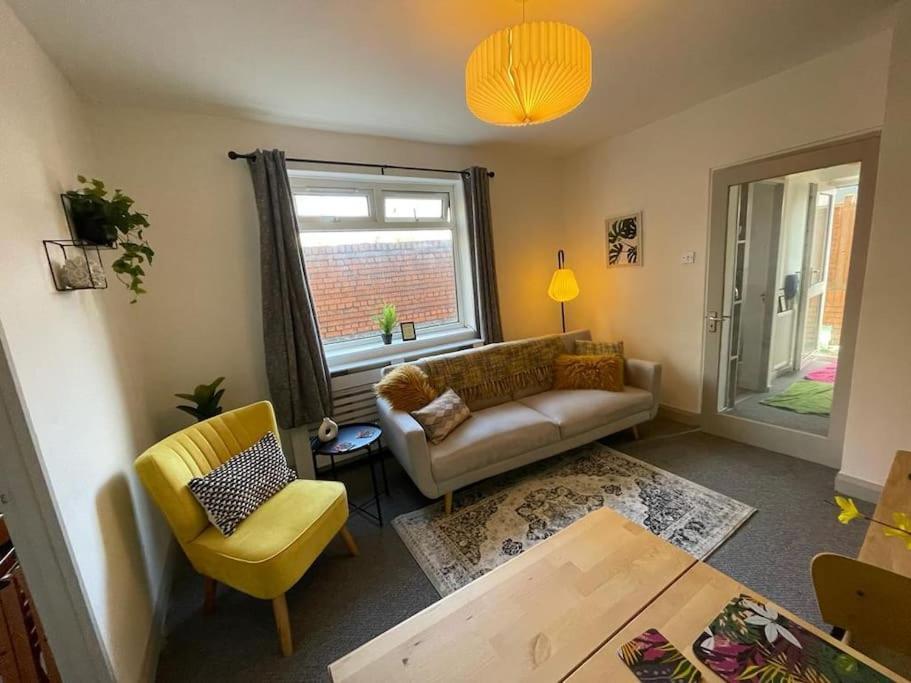 2 Bed Central Cardiff Apartment - Sleeps Five! Esterno foto