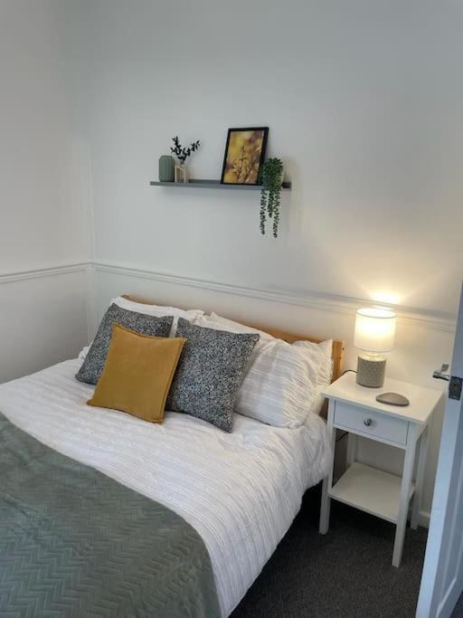 2 Bed Central Cardiff Apartment - Sleeps Five! Esterno foto