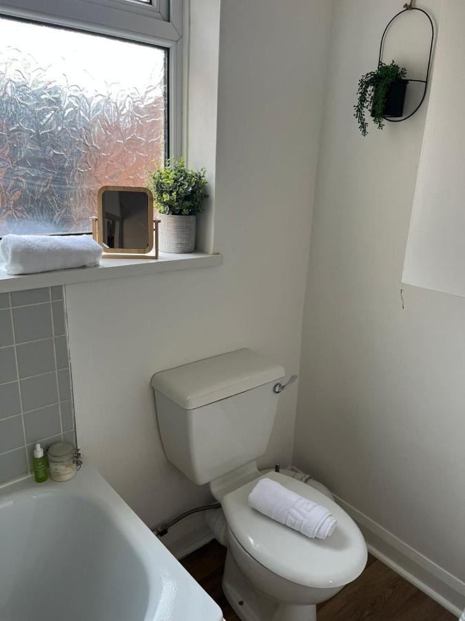 2 Bed Central Cardiff Apartment - Sleeps Five! Esterno foto