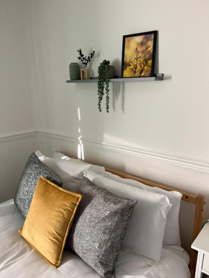 2 Bed Central Cardiff Apartment - Sleeps Five! Esterno foto